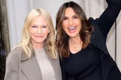 Mariska Hargitay Makes Her Broadway Debut May 26, Kelli Giddish Cheers