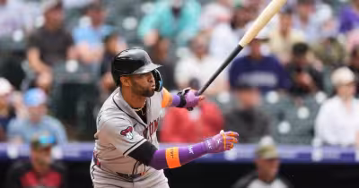 Rockies - Dbacks: Gurriel exits after sixth-inning sliding catch with hamstring tightness