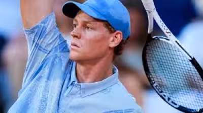 Caroline Wozniacki: Sinner stunned by Juan Manuel Cerúndolo as Paris heat rises
