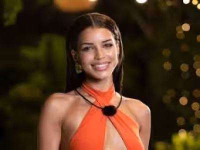 Who Goes Home On Love Island Tonight — Kayda Bosse Chooses Zach, Kenzie Left Single