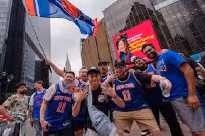 Knicks Fans Sage MSG as Vendor Says Barricades 'Absolutely' Hurt Business