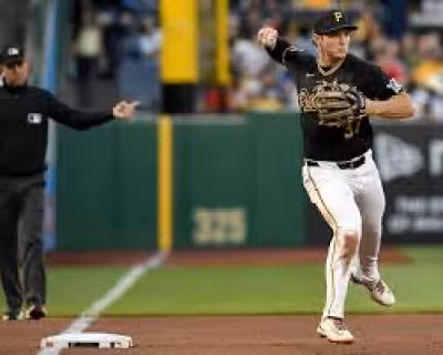 Tyler Callihan pitches scoreless ninth in first major-league mound appearance