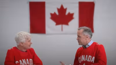 Mike Myers accepts Icon Award in Toronto, thanks Canada with a tearful speech