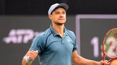 De Minaur to face Majchrzak in 's-Hertogenbosch final after Medvedev upset