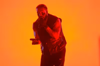 Drake’s ICEMAN Tops Billboard 200 a Fourth Week With 133,000 Units