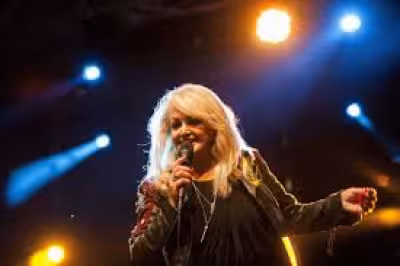 Bonnie Tyler out of coma but very unwell after surgery — Total Eclipse Of The Heart