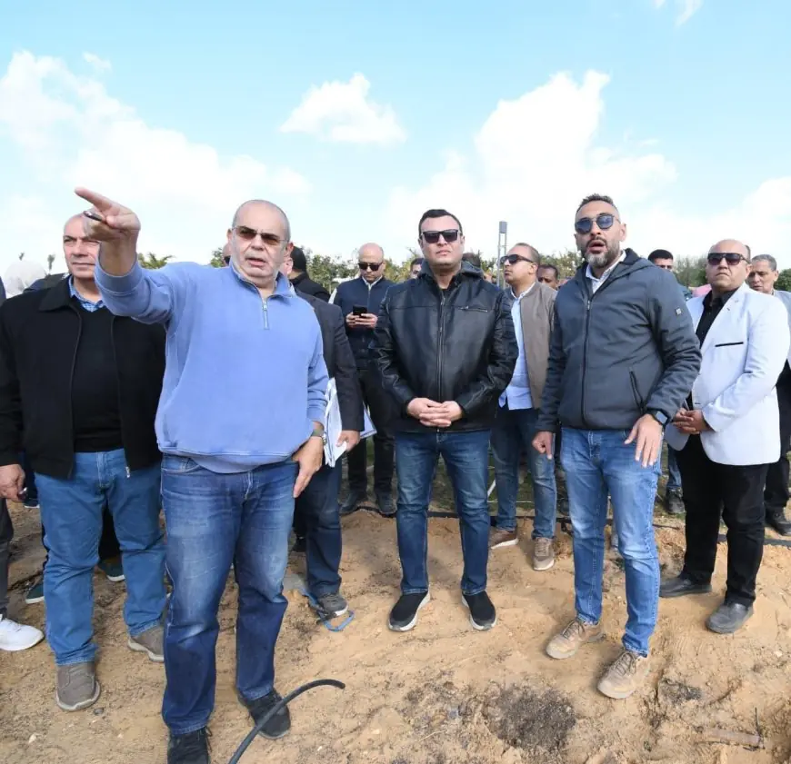وزير الإسكان يقوم بجولة تفقدية في مشروع حدائق تلال الفسطاط بالقاهرة