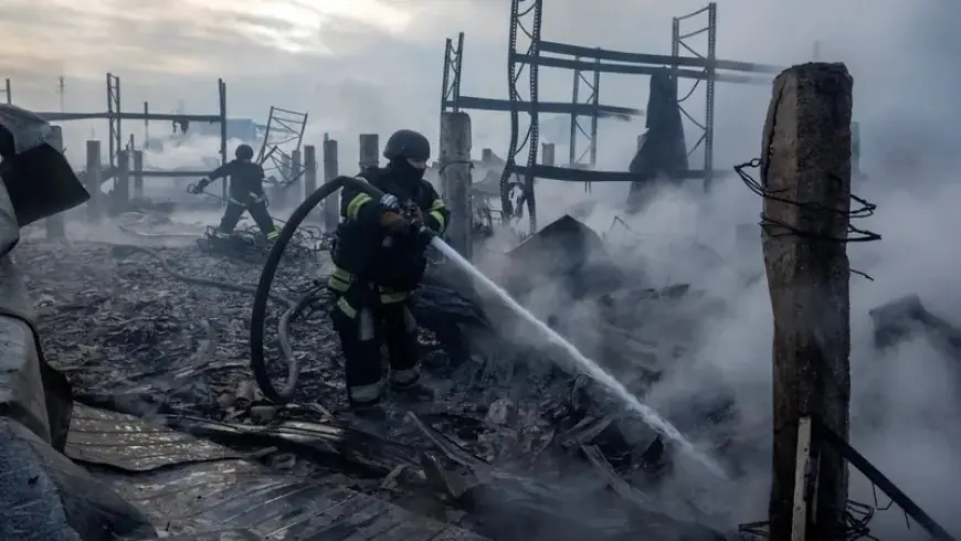 هجوم روسي واسع يكثف الضغط على كييف قبيل زيارة زيلينسكي المقررة لأمريكا