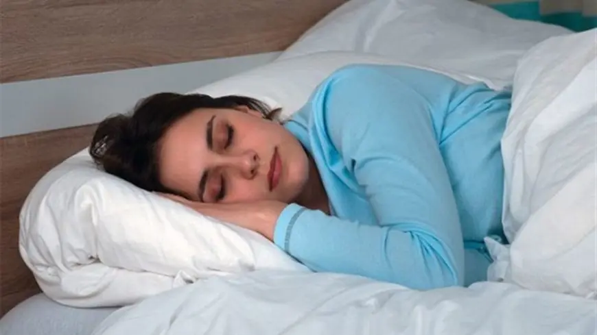 ما تأثير العمل وتربية الأطفال على جودة النوم لدى النساء؟ اكتشف كيف يسبب الأرق مشاكل النوم