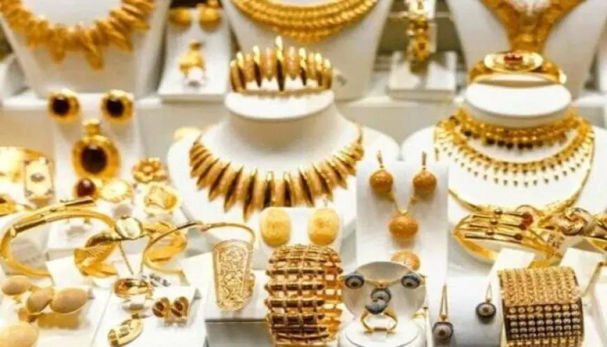 تعرف على سعر الذهب اليوم الجمعة 26 ديسمبر 2025: كيف تغير عيار 21؟ مفاجأة جديدة في الأسعار