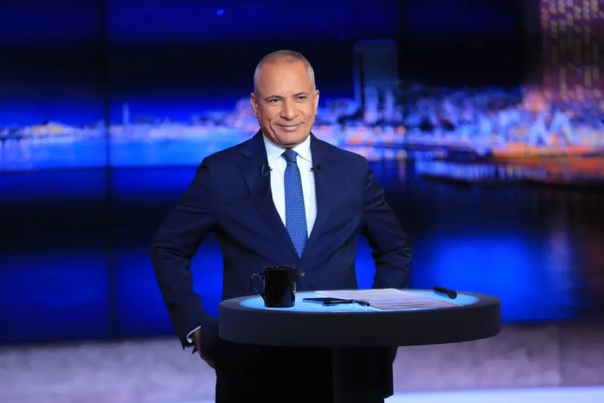 أحمد موسى يشيد بفايزة أبو النجا: قائدة شجاعة تواجه الأمريكان عندما تهرب الرجال