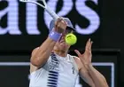 Swiatek Advances to Australian Open Last 16 After Intense Battle