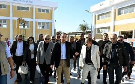 رئيس الوزراء يزور محطة رفع الصرف الصحي بالرياينة في أرمنت بالأقصر