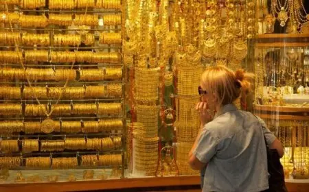 مهاجم الجزائر يثير الجدل بسقوط تمثال مشجع الكونغو الديمقراطية الحي