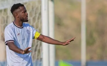 إيقاف نجم الشباب السعودي لمدة 10 مباريات وغرامة 100 ألف ريال