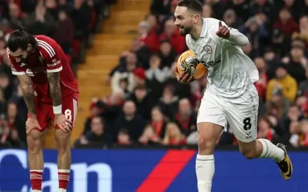 كعب سوبوسلاي يشعل ثورة غضب بين سلوت ومدرب بارنسلي