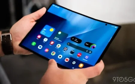 Galaxy Z TriFold Display Suffers Spontaneous Breakage