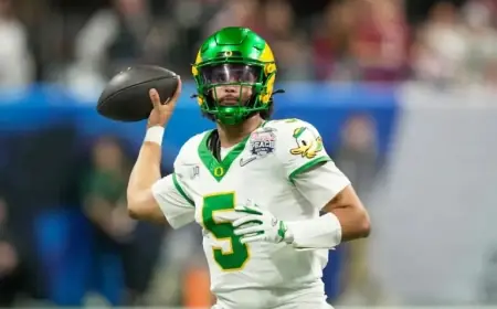 Browns Face Familiar QB Scenario as Dante Moore Returns to School