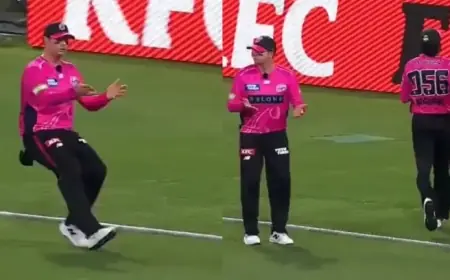 Steve Smith Stunned as Babar Azam Misses Boundary Stop in Big Bash Game