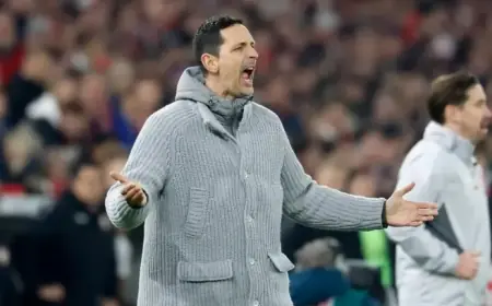 Eintracht’s Toppmöller Demands Accountability from Players