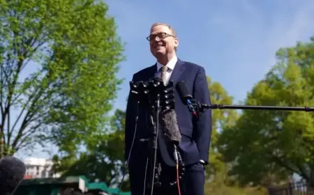 Trump’s Reluctance Casts Doubt on Kevin Hassett as Fed Chair Pick