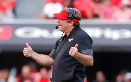 Georgia Eyes Oregon Transfer QB for Football Team