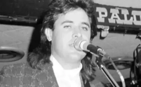 Vince Gill’s Surprising Song Choice for His Debut Live Performance