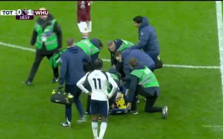 Tottenham’s Ben Davies Stretchered Off After Severe Injury Against West Ham