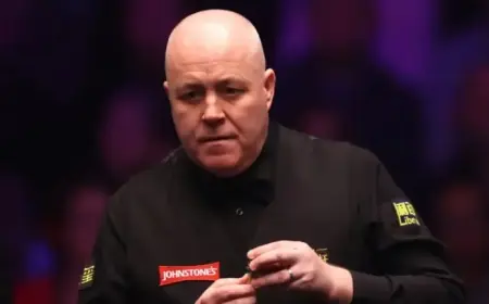 Judd Trump Dominates John Higgins in Snooker Semi-Final at Alexandra Palace