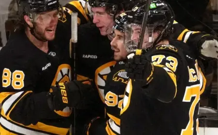 Bruins vs. Blackhawks Preview: Boston Pursues Winning Streak in Historic Clash