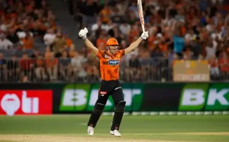 Scorchers Secure Top Spot Before Record-Breaking Crowd