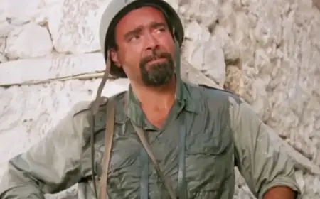 Roger Ebert Walked Out of This Oscar-Winning War Film