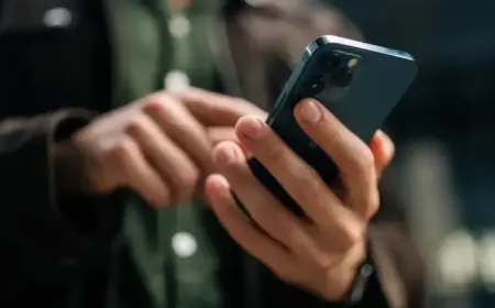 When Should You Upgrade? Experts Discuss Optimal Phone Replacement Age