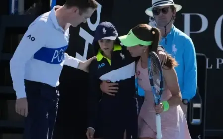 Zeynep Sönmez Supports Ballkid in Upset Victory Over Ekaterina Alexandrova