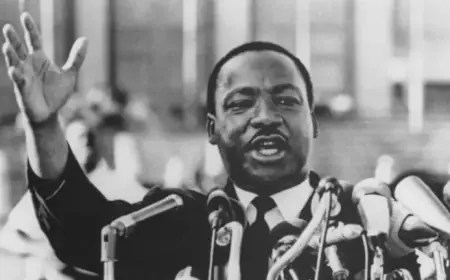 Honor a Monarch, Not a Politician