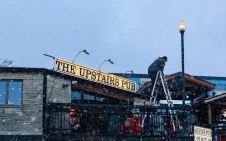 Indiana Fans Endure Cold to Camp Outside Bars for National Title Game