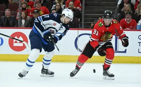 Jets vs Blackhawks: Toews Returns to Chicago as Central Rivals Clash at United Center