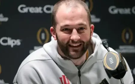 Is Mike Shanahan from Indiana Related to 49ers Coach?