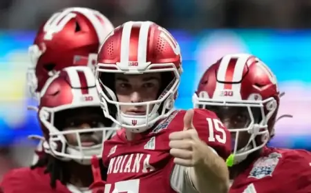 Transfer QBs Mendoza and Beck Lead College Football’s Pivotal Clash, Reflecting Trend