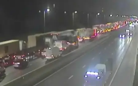 Machinery Breakdown Shuts Major Motorway During Nighttime Roadworks