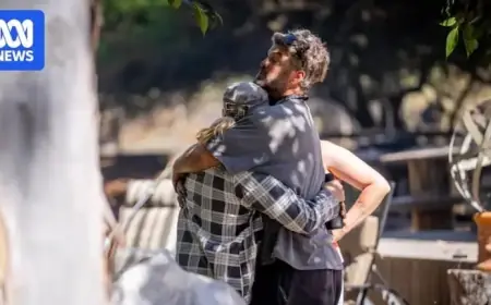 Bushfire Survivors Reclaim Homes South of Adelaide