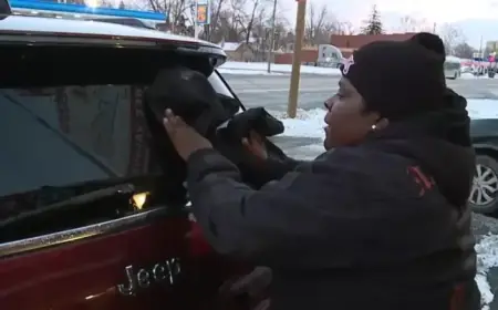 Outdoor Workers Endure Harsh Cold to Complete Tasks Efficiently