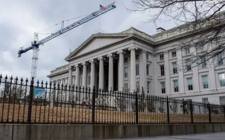 Treasuries Plunge in Global Bond Market After Japan Sparks Selloff