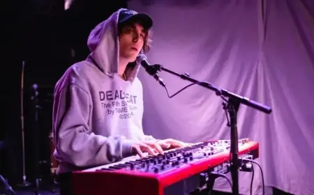 Cameron Winter of Geese Delivers Secret Solo Performance in New York: Review