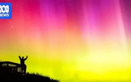 Dazzling Aurora Australis Illuminates Skies Over Australia