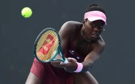 Mboko Dominates with Zero Break Points in Clinical Win Over Jones