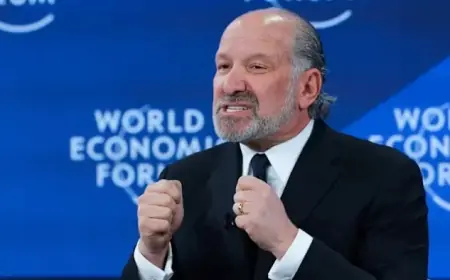 Hecklers Disrupt Howard Lutnick During World Economic Forum Dinner