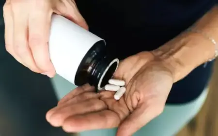 Vitamin D Users Urged to Stop if Experiencing These Four Symptoms