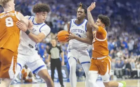 Kentucky’s Kam Williams Injures Foot in Game Against Texas