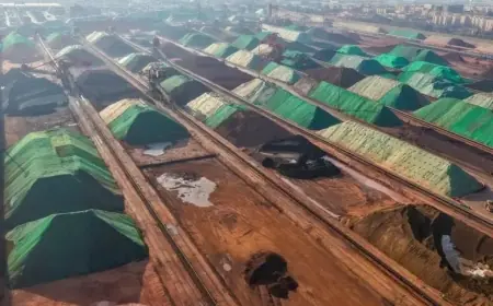 Rio Warns as China Expands Iron Ore Stockpile